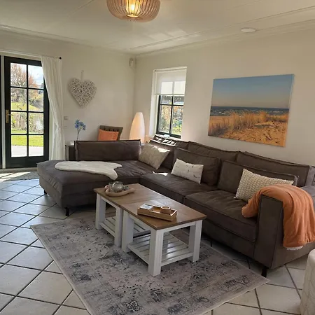 Buitenplaats 47 ヴィラ *